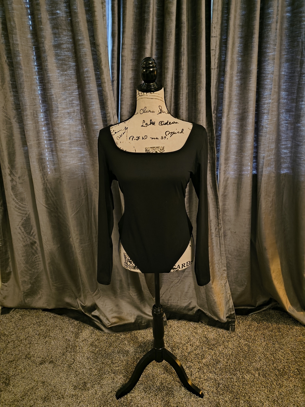 American Eagle Outfitters Black Long-Sleeve Scoop Bodysuit